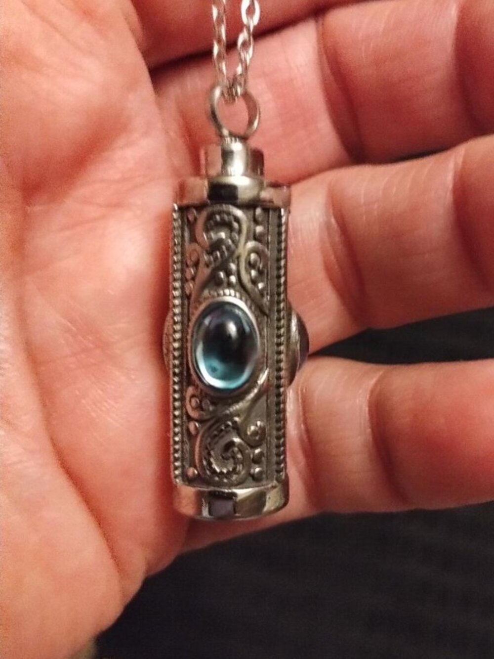 BRAND NEW VINTAGE STAINLESS STEEL HEAVY PENDANT WITH CHAIN